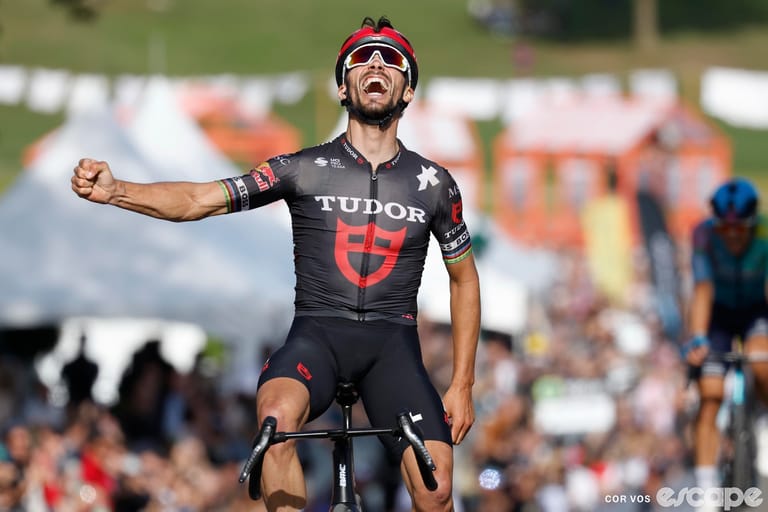 Alaphilippe uncorks a vintage performance in Québec