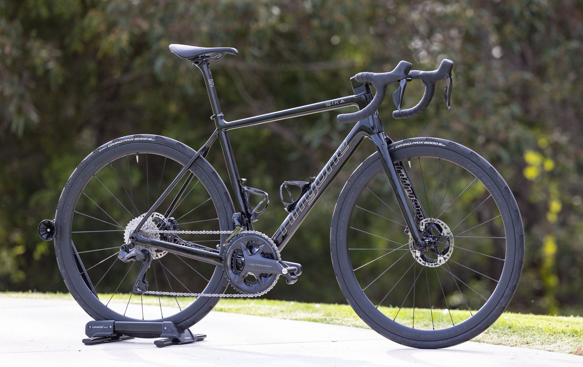 FiftyOne Sika road bike review: Blurring lanes