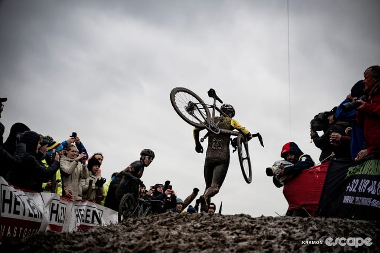 Kerstperiode CX gallery, part 2: It's a Mud, Mud, Mud, Mud World