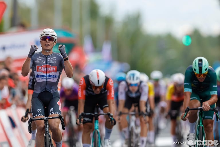 Philipsen powers to a convincing win on stage 19 of the Vuelta a España