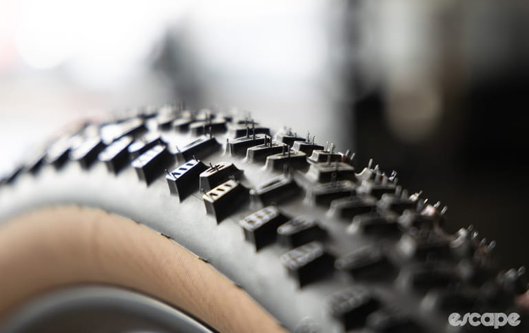 Tyre hairs: Ride till bald or trim them?