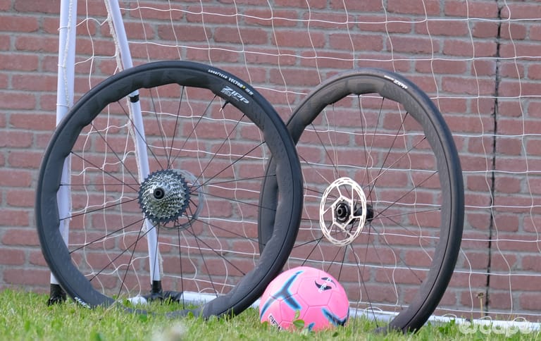 New wheels, same questions: Can Zipp convince me on hookless?